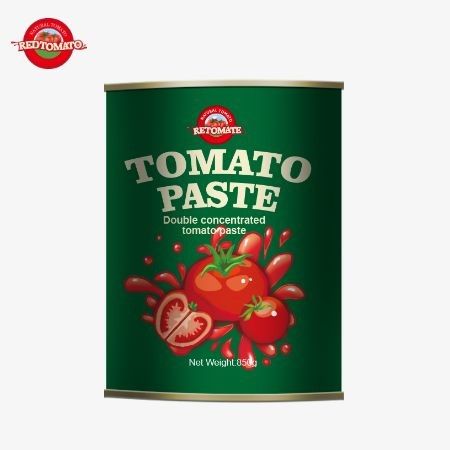 Notre pâte de tomate double concentrée de Chine qui est délicieuse et facilement emballée dans des boîtes ouvertes de 850 g