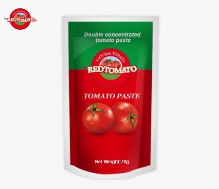 Sachet de pâte de tomate de haute qualité, disponible à la fois à plat et en forme de stand-up, double concentrée et pesant 70g