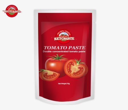 Sachet de pâte de tomate de qualité supérieure en forme plate et en forme debout, double concentrée, pesant 70 g chacun