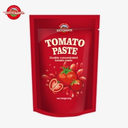Sacoche debout contenant 80 g de pâte de tomate double concentrée proposée avec des niveaux de pureté variant de 30% à 100%