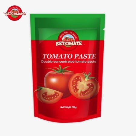 Le sac de pâte de tomate de 500 g offre un emballage pratique et un goût délicieux