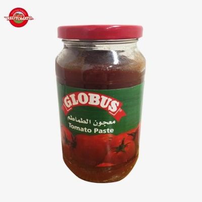 Triple purée de tomates concentrée dans un pot, 210 ml de pâte de tomate naturelle.