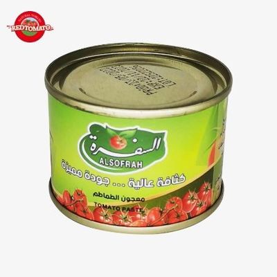 Pâte de tomate en conserve sucrée et aigre 210g avec un couvercle dur ouvert