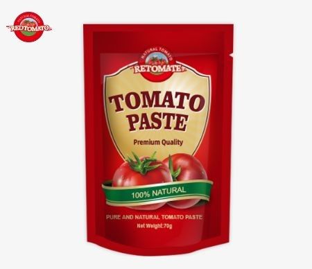 Sachet de pâte de tomate de qualité supérieure, double concentrée, disponible à la fois à plat et debout, pesant 70 g chacun