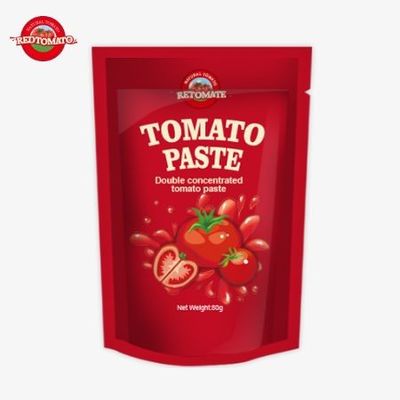 Sacoche debout contenant 80 g de pâte de tomate double concentrée proposée avec des niveaux de pureté variant de 30% à 100%