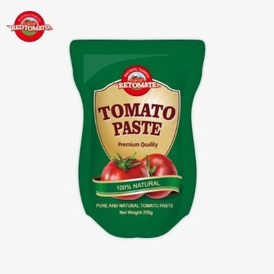 Le sachet stand-up est composé de 250 g de pâte de tomate douce et épicée avec une pureté allant de 30% à 100%