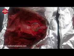 échantillon de pâte de tomate en tambour