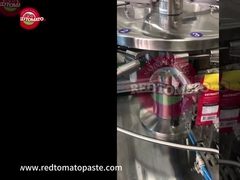 Dans la pâte de tomate en sachets